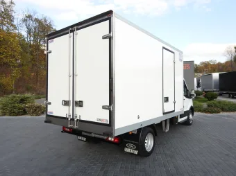 Ford Transit kontener chłodnia 130KM L40815 - tyl