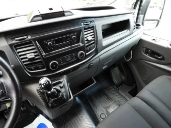 Ford Transit kontener chłodnia 170KM K64281 - wnetrze