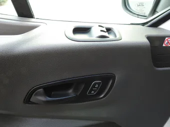 Ford Transit kontener chłodnia 130KM L40815 - wnetrze