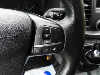 Ford Transit kontener chłodnia 8 palet 130KM T31382 - wnetrze
