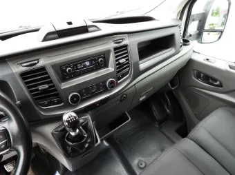 Ford Transit kontener chłodnia 8 palet 130KM T31382 - wnetrze