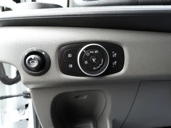 Ford Transit kontener chłodnia 130KM U89312 - wnetrze