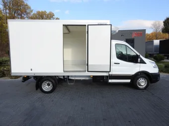 Ford Transit kontener chłodnia 130KM L40815 - zaladunek