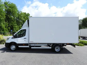 Ford Transit kontener chłodnia 8 palet 130KM T31364 - zaladunek