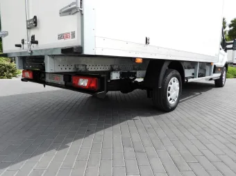 Ford Transit kontener 8 palet 130KM B40171 - kabina