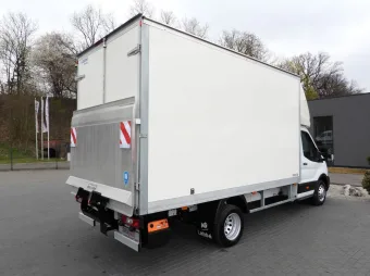 Ford Transit kontener winda 8 palet 130KM R06718 - bok zabudowy