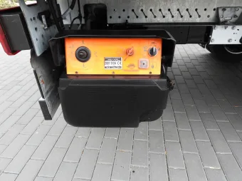 Ford Transit kontener winda 8 palet 130KM R06718 - detal