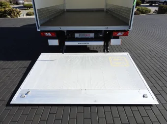 Ford Transit kontener winda 8 palet 130KM K55700 - kokpit