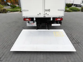 Ford Transit kontener winda 8 palet 130KM L54172 - kokpit