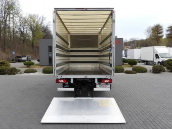 Ford Transit kontener winda 8 palet 130KM R06718 - podwozie