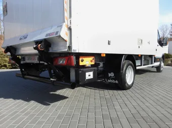 Ford Transit kontener winda 8 palet 170KM B14018 - siedzenia