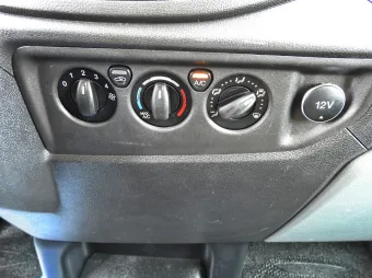Ford Transit kontener winda 8 palet 130KM K55700 - wnetrze