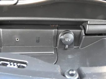 Ford Transit kontener winda 8 palet 130KM K55700 - wnetrze