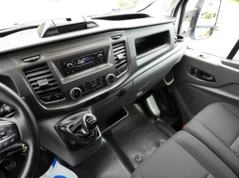 Ford Transit kontener 8 palet 130KM B34207 - wnetrze