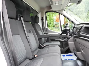 Ford Transit skrzynia plandeka 10 palet 130KM A30359 - detal