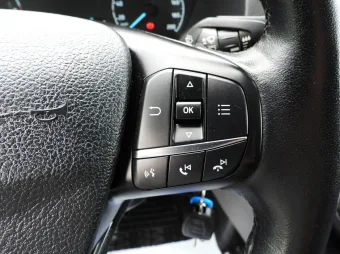 Ford Transit skrzynia plandeka 8 palet 170KM E66741 - fotele