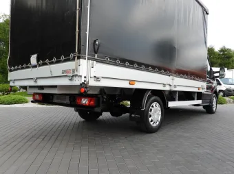 Ford Transit skrzynia plandeka 8 palet 170KM E66741 - kabina