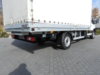 Ford Transit skrzynia plandeka 8 palet 130KM A32393 - kokpit