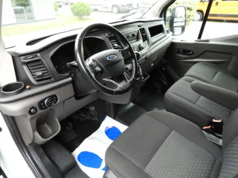 Ford Transit skrzynia plandeka 10 palet 130KM A30359 - srodek