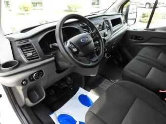 Ford Transit skrzynia plandeka 8 palet 130KM A32393 - srodek