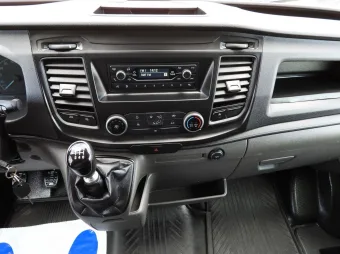 Ford Transit skrzynia plandeka 8 palet 130KM A32393 - wnetrze