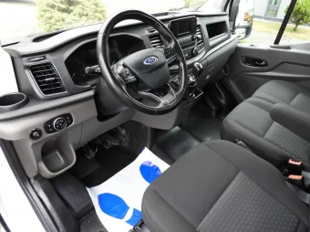 Ford Transit skrzynia 8 palet 170KM B54540 - srodek