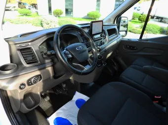 Ford Transit skrzynia 8 palet 130KM M27952 - srodek