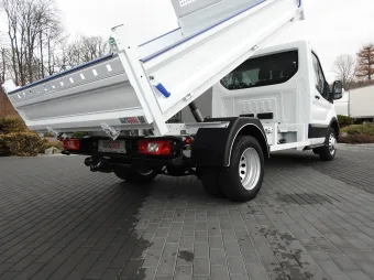 Ford Transit wywrotka 130KM B73125 - detal