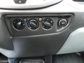 Ford Transit wywrotka 170KM L50107 - wnetrze