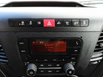 Iveco Daily kontener chłodnia 140KM 653106 - fotel kierowcy