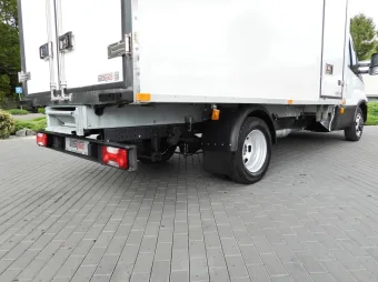 Iveco Daily kontener chłodnia 140KM 653106 - radio