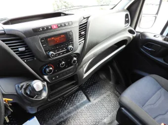 Iveco Daily kontener chłodnia 140KM 653106 - schowki