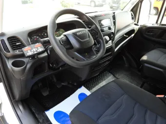 Iveco Daily kontener chłodnia 140KM 653106 - srodek