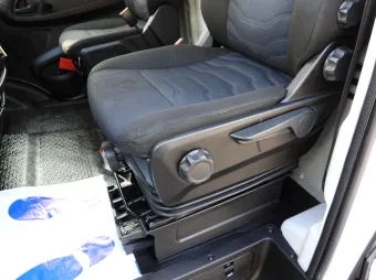 Iveco Daily kontener chłodnia 140KM 653106 - wnetrze