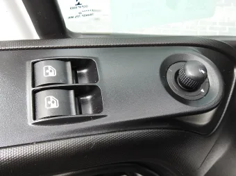 Iveco Daily kontener 8 palet 140KM 657437 - kabina