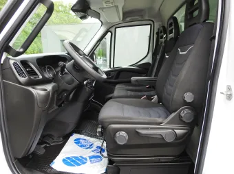 Iveco Daily kontener 8 palet 140KM 657437 - kokpit