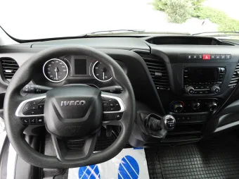 Iveco Daily kontener 8 palet 140KM 657437 - siedzenia