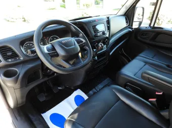 Iveco Daily kontener winda 8 palet 135KM 651741 - srodek
