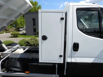 Iveco Daily wywrotka 140KM 656408 - kokpit