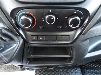 Iveco Daily wywrotka 140KM 656408 - konsola