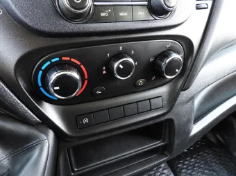 Iveco Daily wywrotka 140KM 688618 - konsola