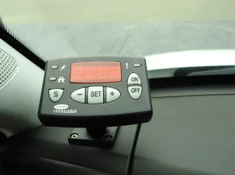 Iveco Daily kontener chłodnia 150KM 543596 - fotel kierowcy