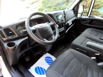 Iveco Daily kontener chłodnia 150KM 5418 - srodek
