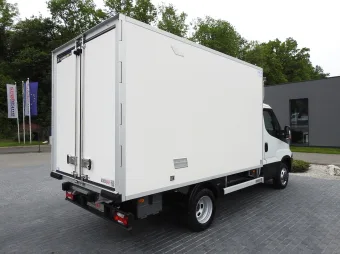 Iveco Daily kontener chłodnia 150KM 543596 - tyl zabudowy