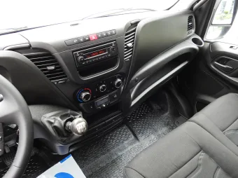 Iveco Daily kontener chłodnia 150KM 543596 - wnetrze