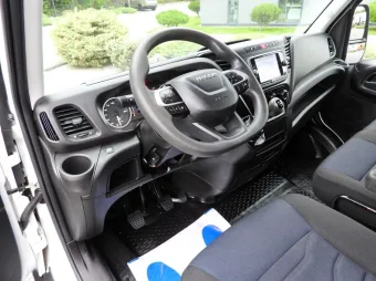 Iveco Daily brygadówka 180KM 347220 - srodek