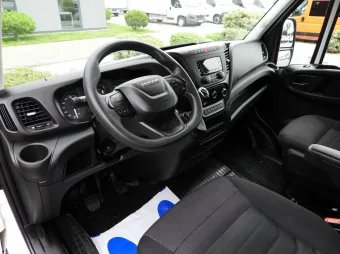 Iveco Daily bus / minibus 160KM 489555 - srodek