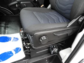 Iveco Daily doka wywrotka 160KM 421239 - radio