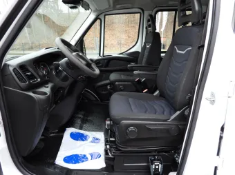 Iveco Daily doka wywrotka 160KM 421239 - siedzenia