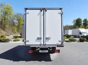 Iveco Daily kontener chłodnia 8 palet 160KM 648005 - bok tyl